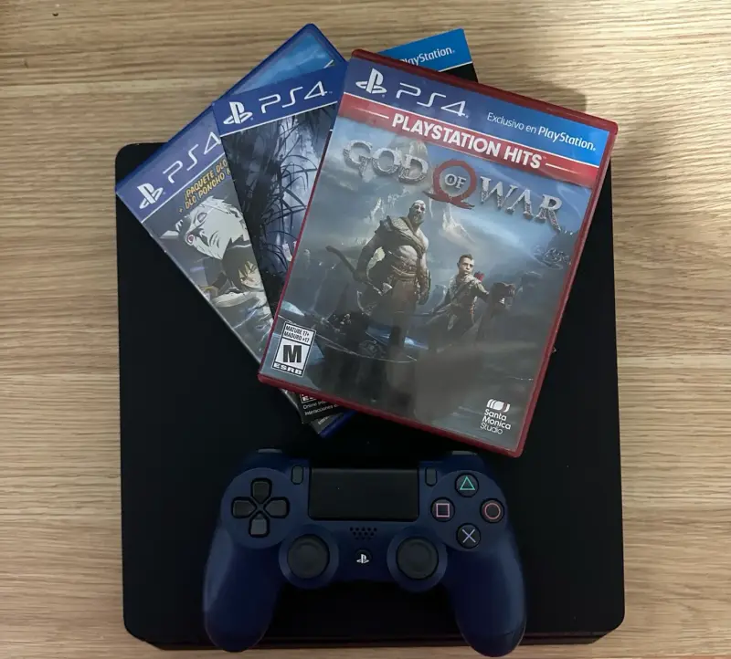 Consola PS4 con juegos incluidos