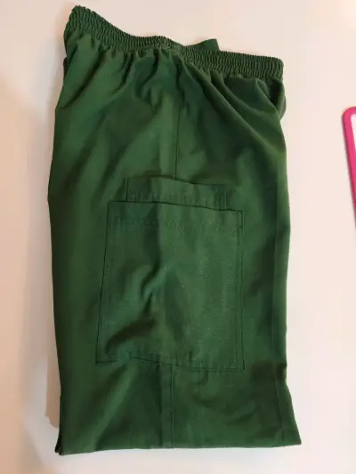 Pantalones verdes unisex con bolsillo lateral - miniatura 3