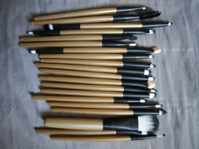 Set de brochas de maquillaje profesional - miniatura 1