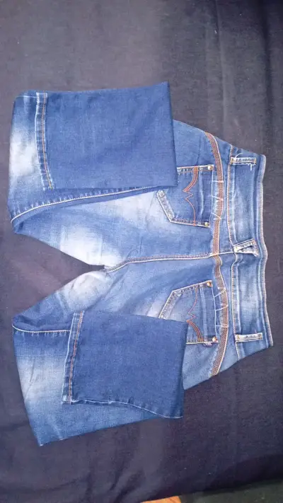 Jeans azul desgastado para mujer - miniatura 3