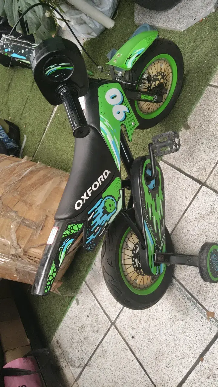 Bicicleta infantil Oxford verde con rueditas - 2