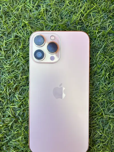 iPhone 13 Pro Max con cargador original, 16 carcas - miniatura 3