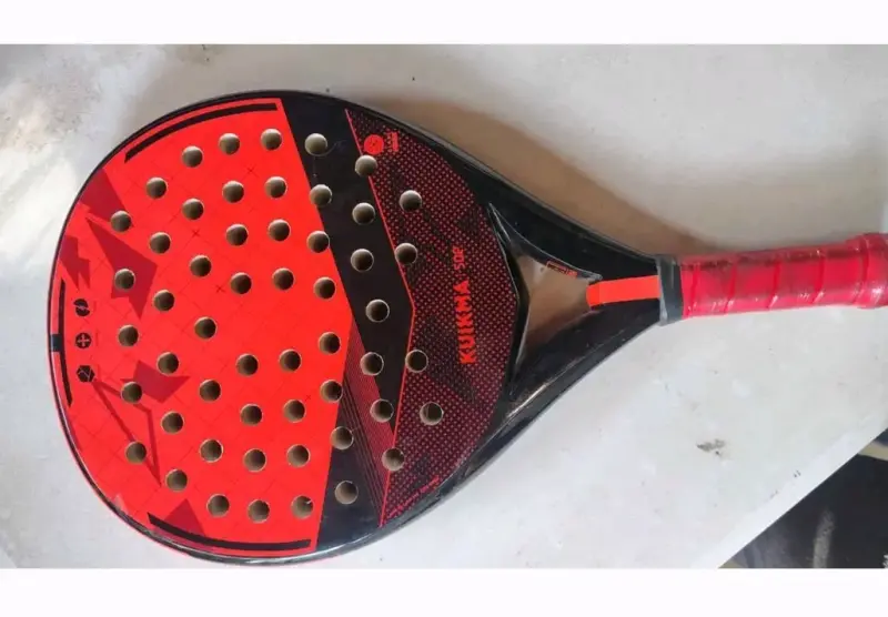 Pala de pádel Kuikma 500 roja y negra - 1