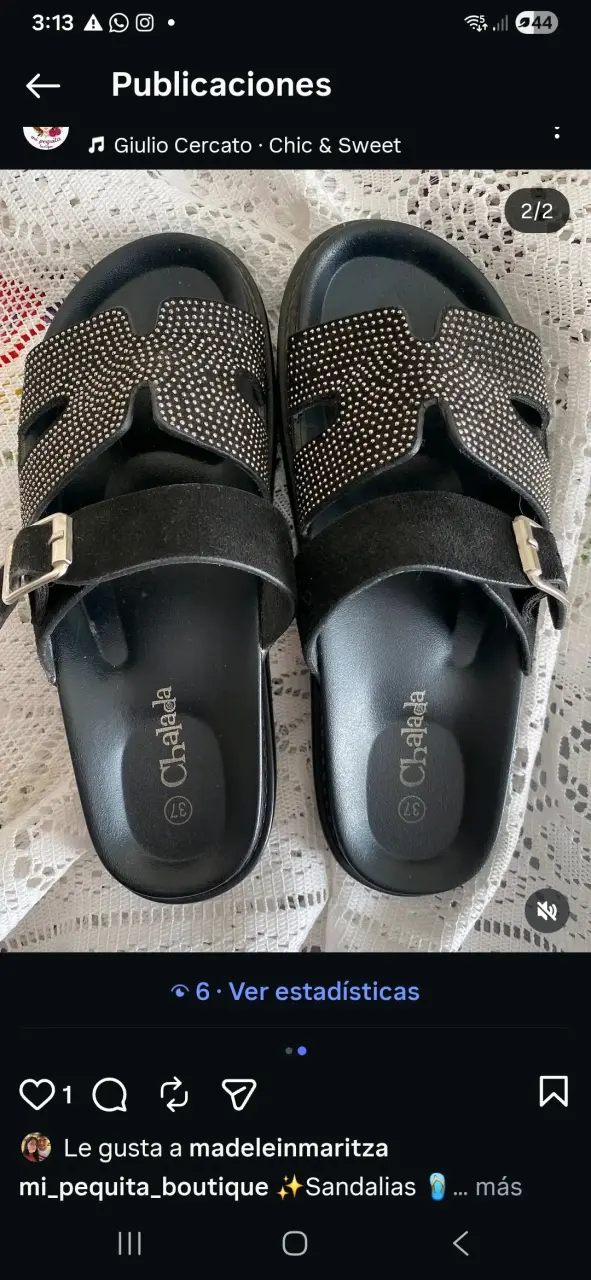 Sandalias negras con tachas brillantes