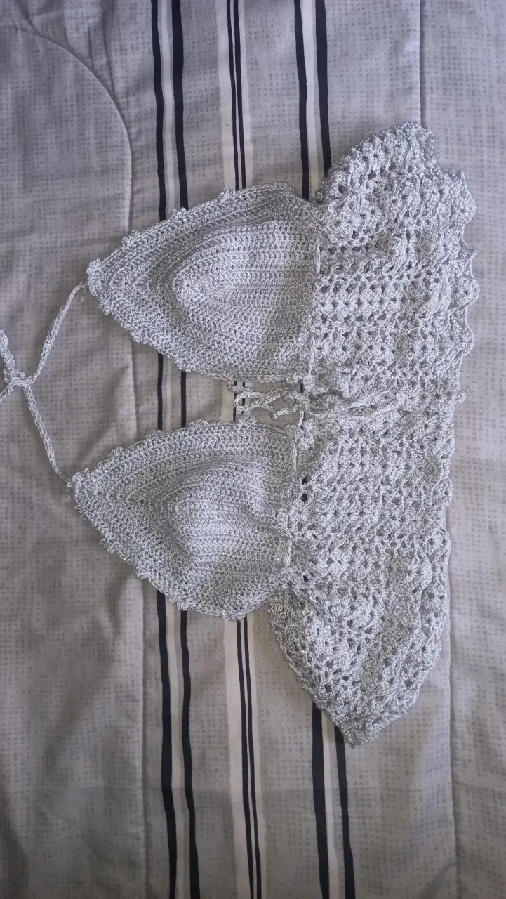 Top de crochet gris hecho a mano