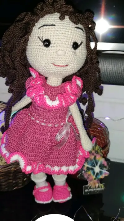 Muñeca de crochet hecha a mano - miniatura 1