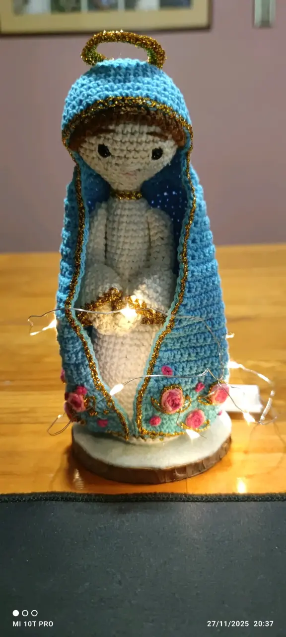 Muñeca de crochet hecha a mano - 4