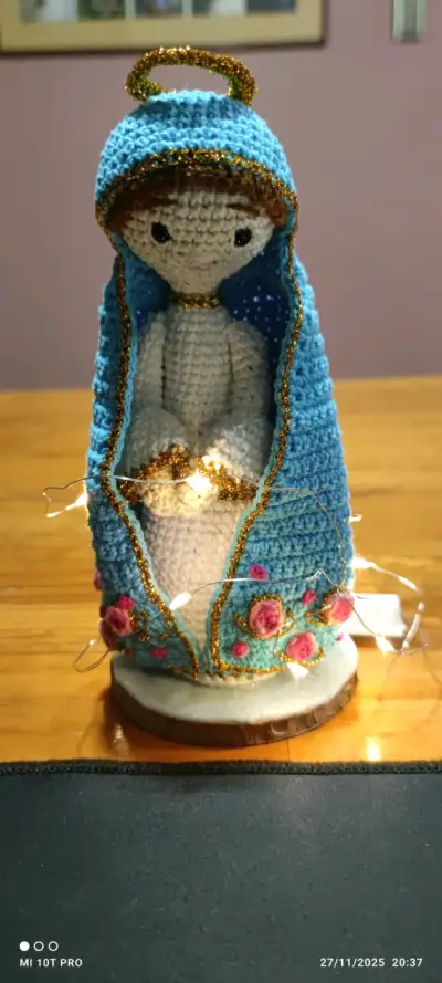 Muñeca de crochet hecha a mano - miniatura 4