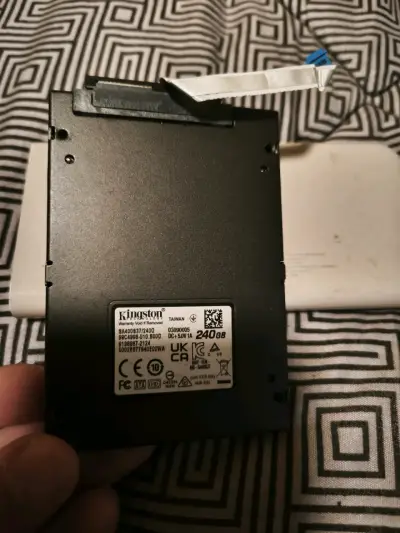 Disco SSD Kingston 240GB SATA III - miniatura 2