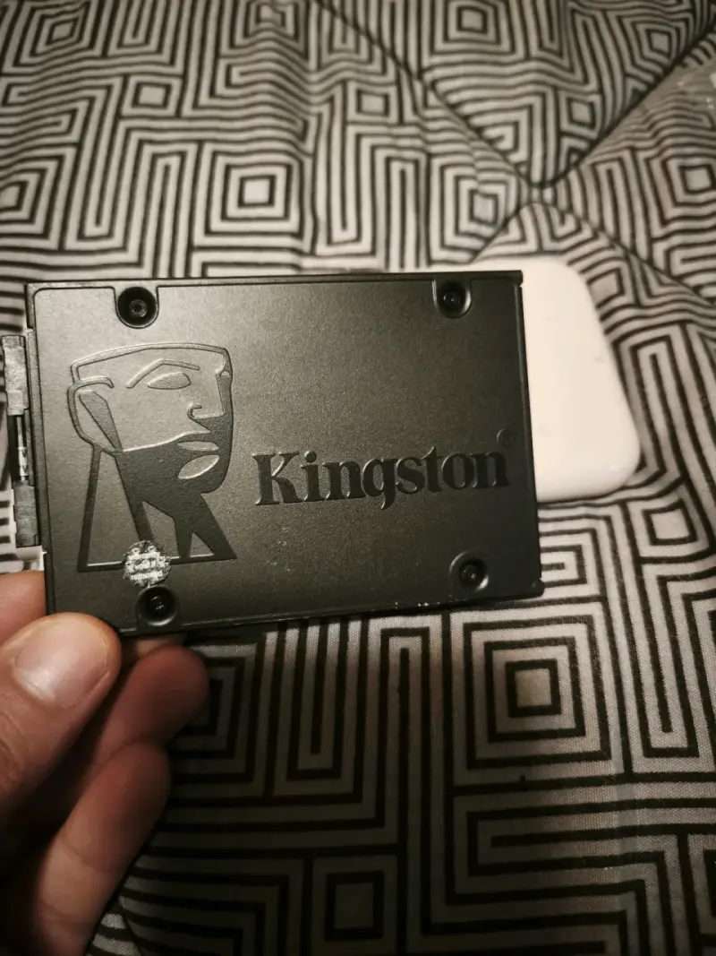 Disco SSD Kingston 240GB SATA III - 3