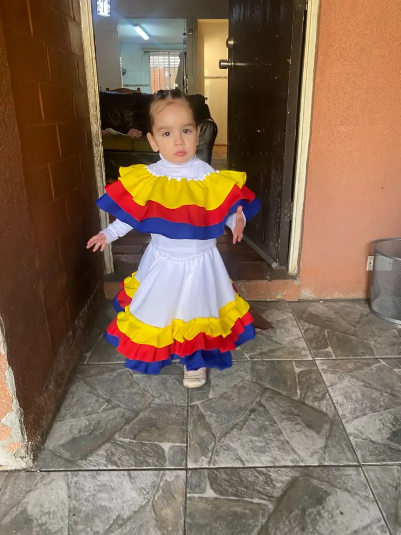 Vestido infantil folclórico tricolor