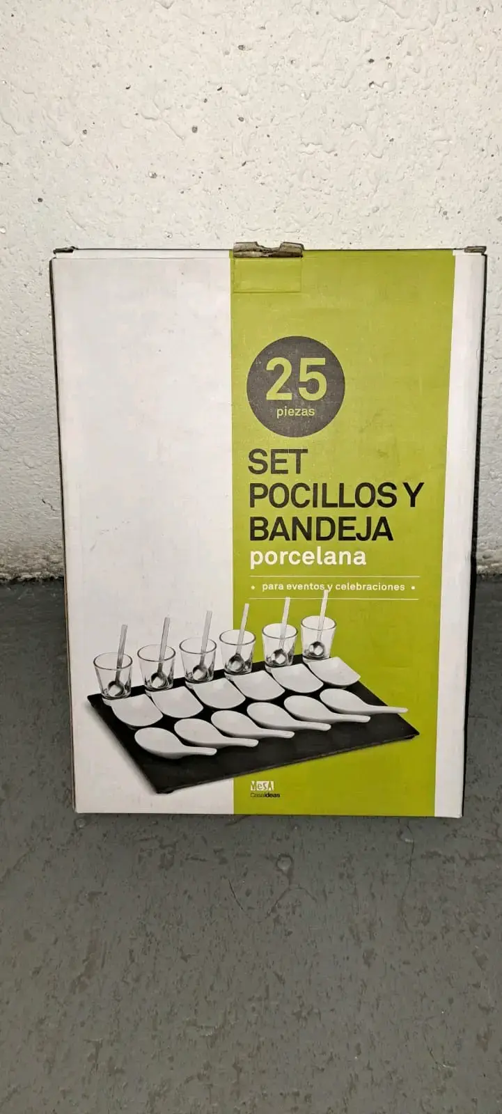 Set de pocillos y bandeja de porcelana