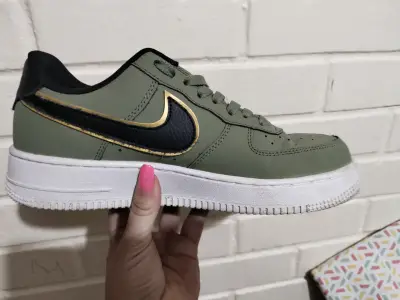 Zapatillas Nike Air Force 1 verde oliva - miniatura 1