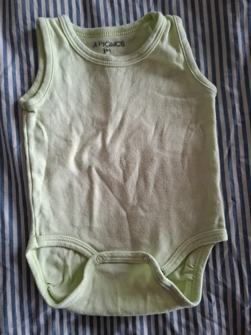 Body de bebé sin mangas verde claro