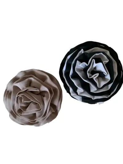 Dos prendedores para adornar abrigos blusas etc - miniatura 1