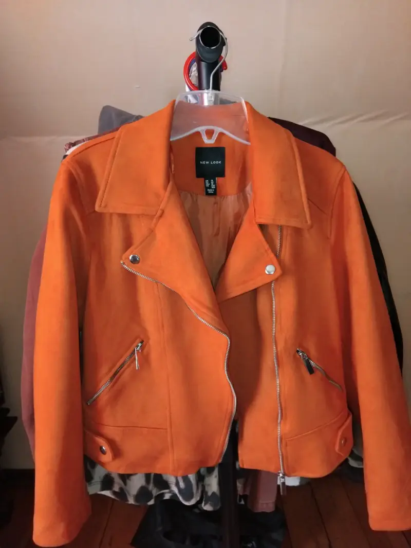 Chaqueta biker gamuza naranja New Look