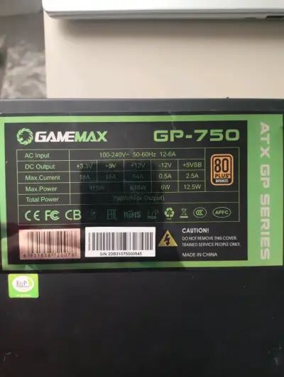 Fuente de poder GameMax GP-750 750W 80 Plus Bronze - miniatura 1