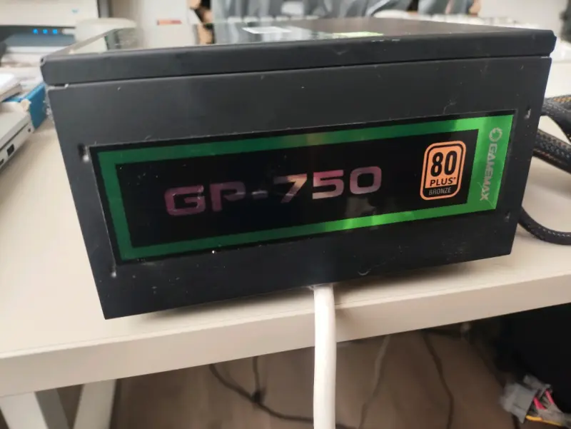 Fuente de poder GameMax GP-750 750W 80 Plus Bronze - 2