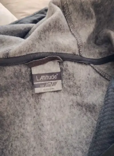 Chaqueta Latitude NUEVA térmica gris capucha - miniatura 3