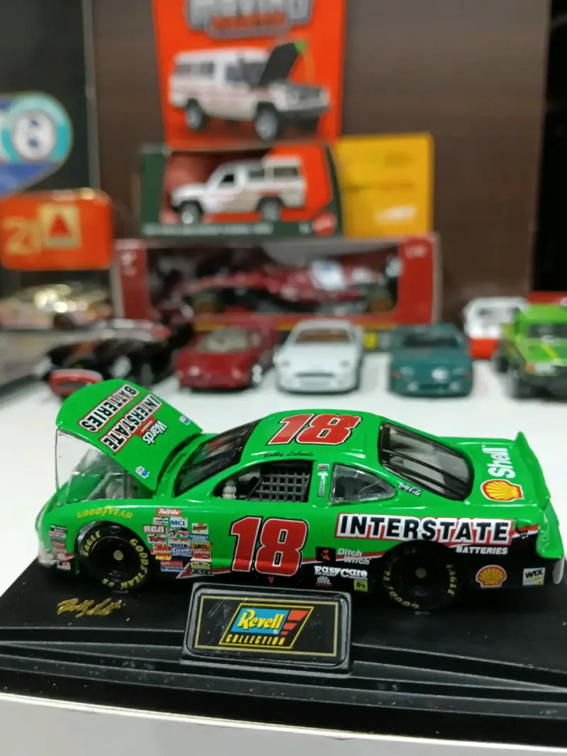 Modelo a escala auto NASCAR Interstate Batteries - 3