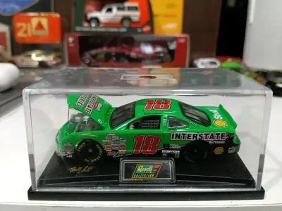 Modelo a escala auto NASCAR Interstate Batteries - miniatura 5