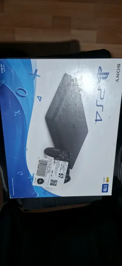 Consola Sony PS4 1TB Jet Black - miniatura 1