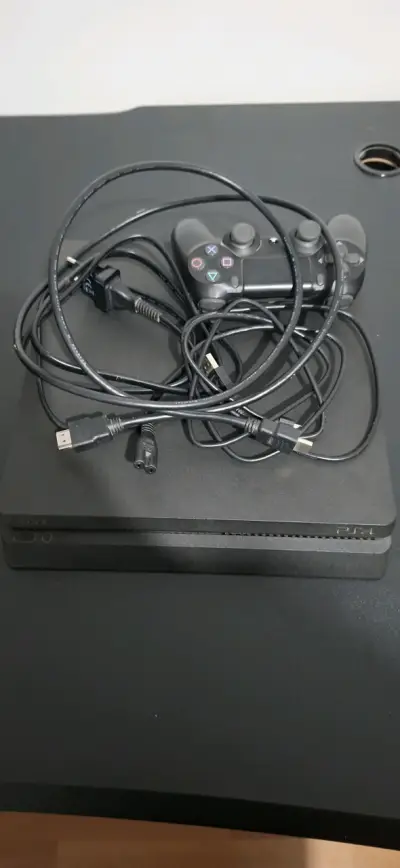 Consola Sony PS4 1TB Jet Black - miniatura 2
