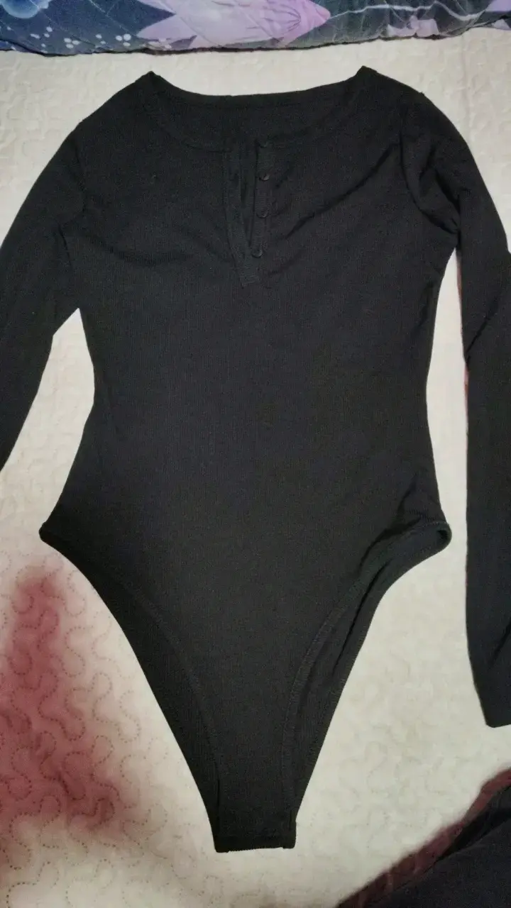 Body negro de manga larga para mujer