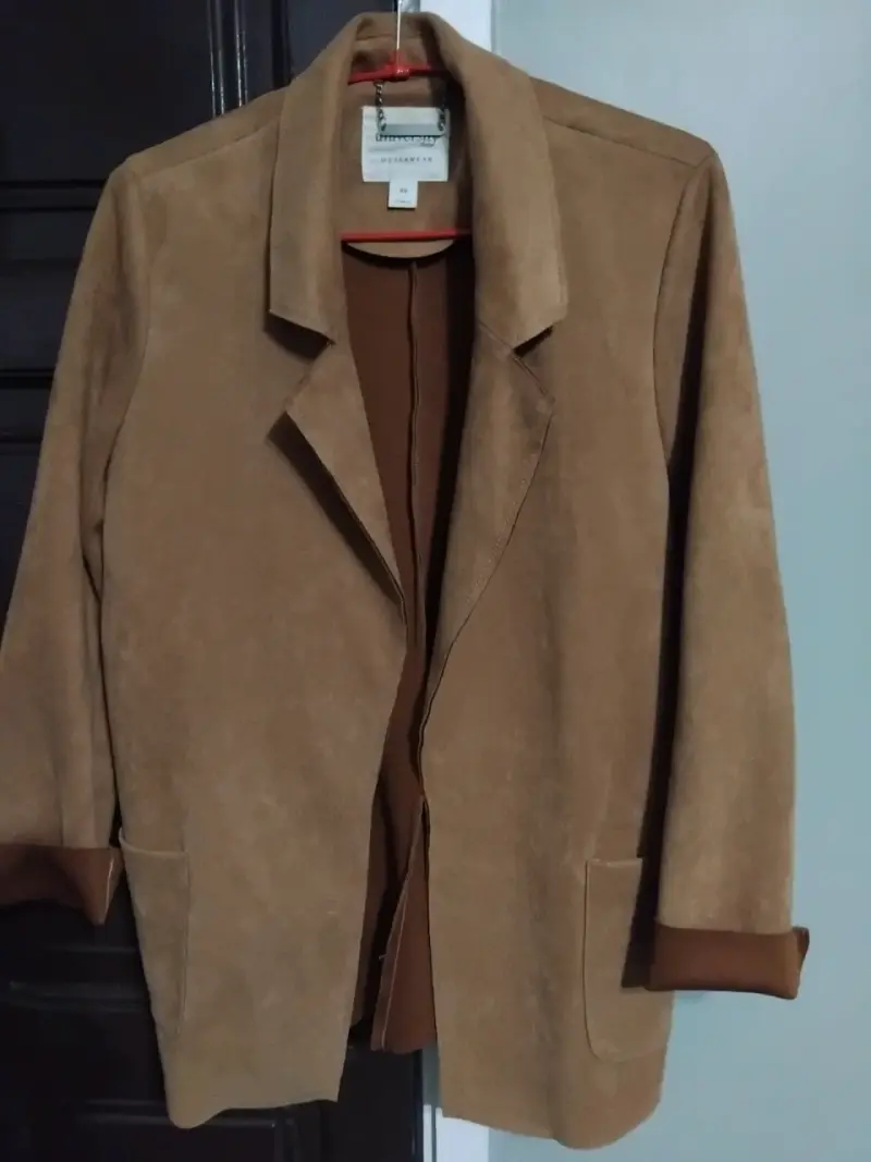 Blazer camel de gamuza para mujer