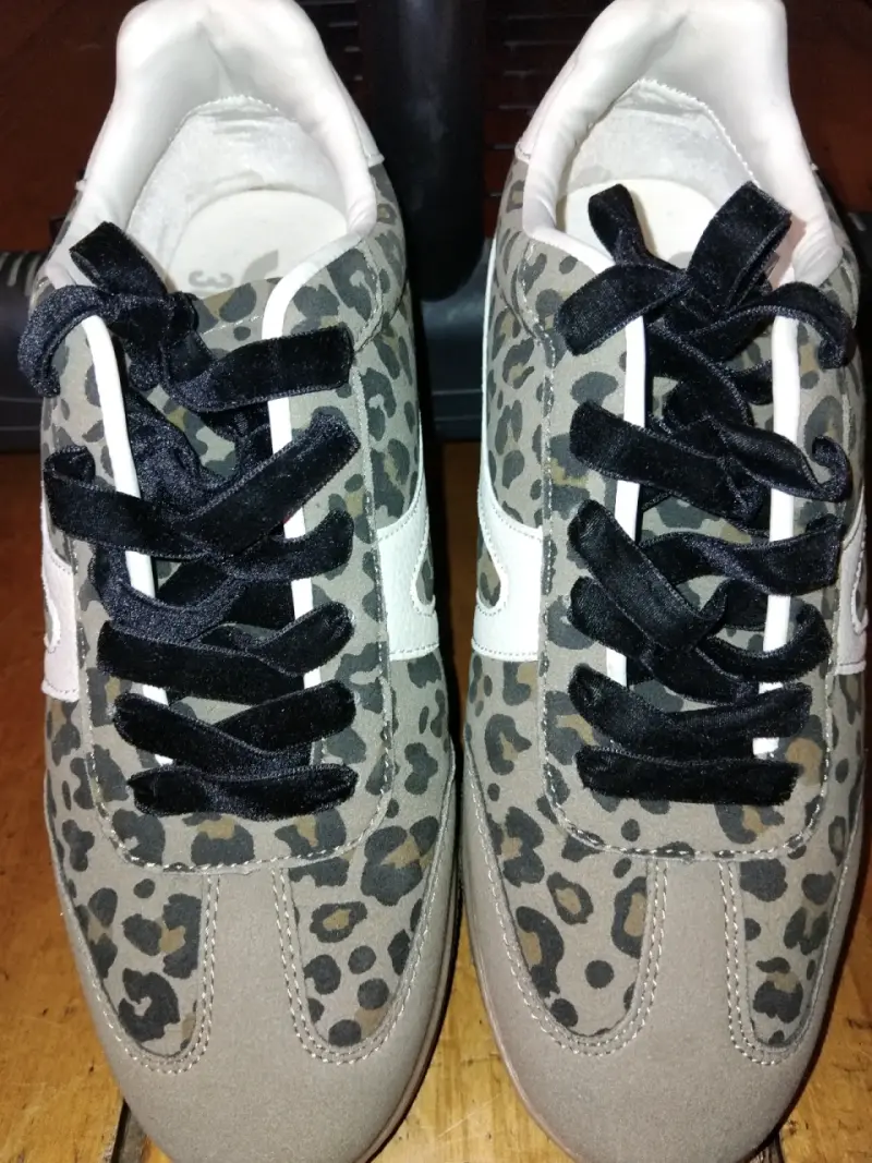 Zapatillas deportivas con estampado de leopardo