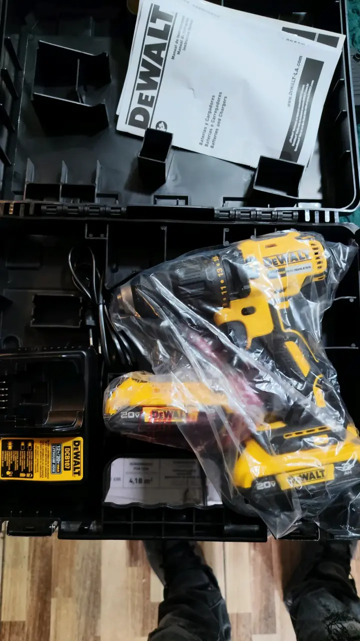 Taladro inalámbrico DeWalt 20V con cargador