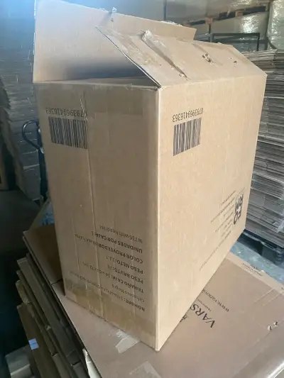 Caja de cartón grande para embalaje - miniatura 2