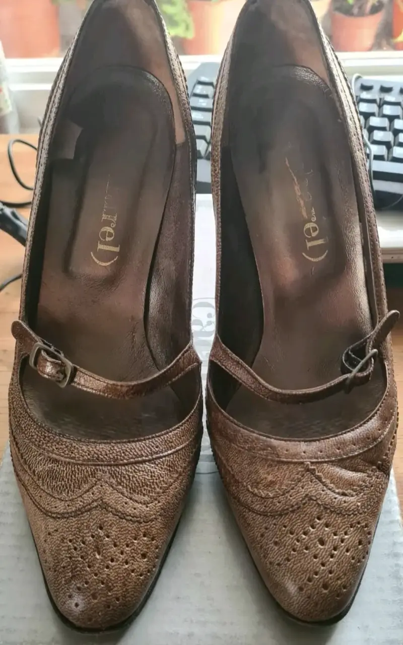 Zapatos de tacón marrones Cacharel elegantes - 2
