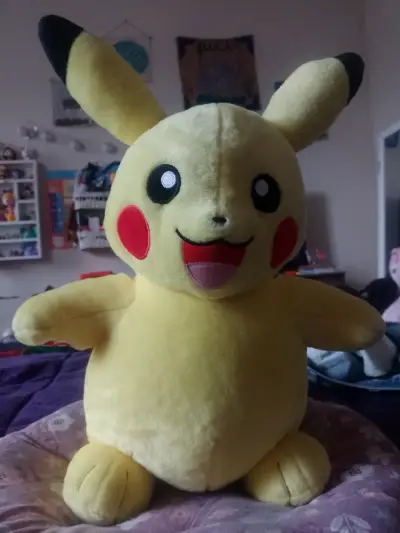 Peluche Pikachu grande y suave - miniatura 1