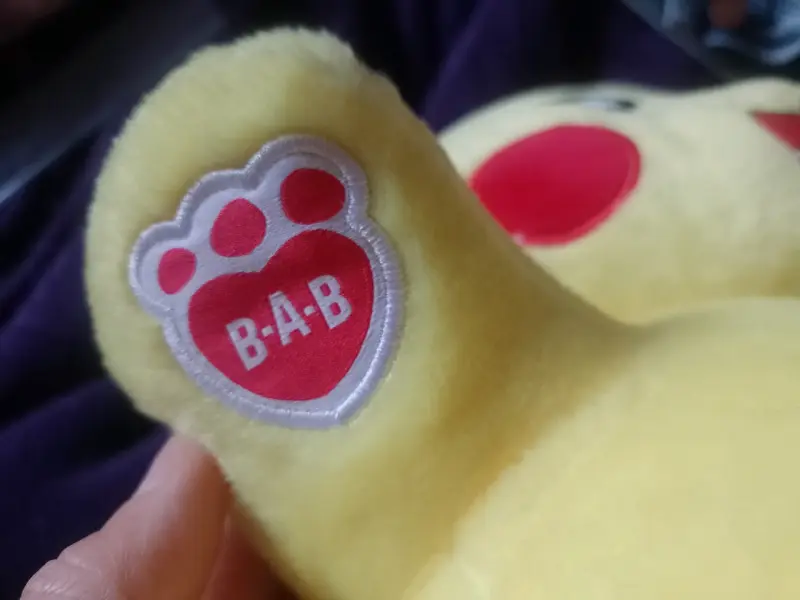 Peluche Pikachu grande y suave - 2