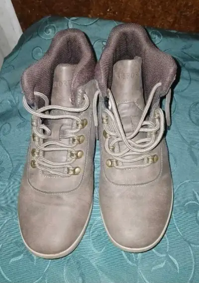 Botas de trekking gris para hombre - miniatura 2