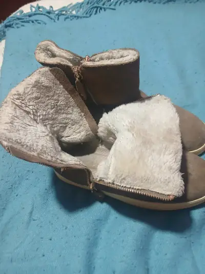 Botas de gamuza con forro polar marrón - miniatura 2