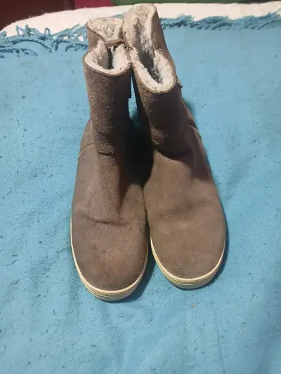 Botas de gamuza con forro polar marrón - miniatura 4