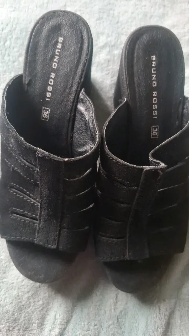 Sandalias negras Bruno Rossi talla 36