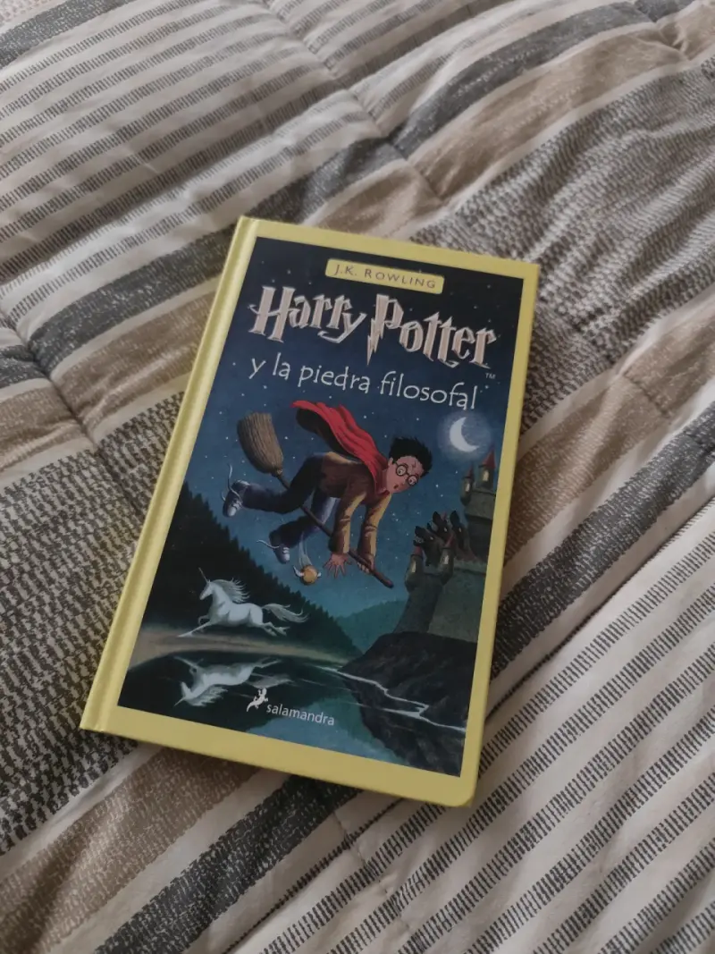 Libro Harry Potter y la piedra filosofal tapa dura