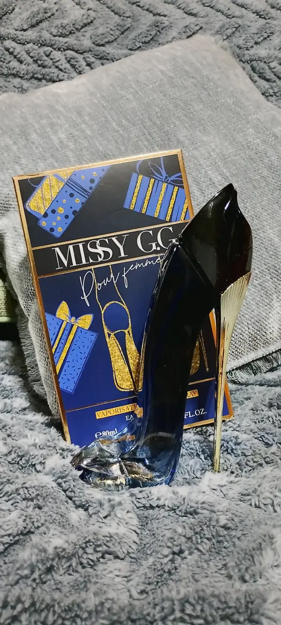 Perfume con diseño de tacón