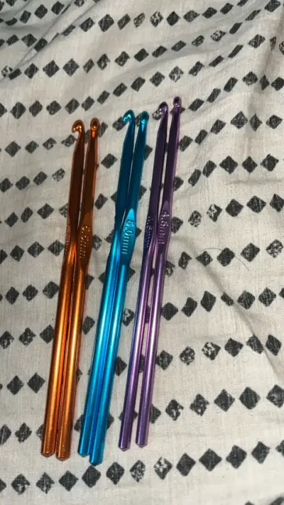 Set de agujas de crochet de aluminio multicolor - miniatura 3