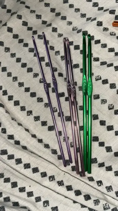Set de agujas de crochet de aluminio multicolor - miniatura 4