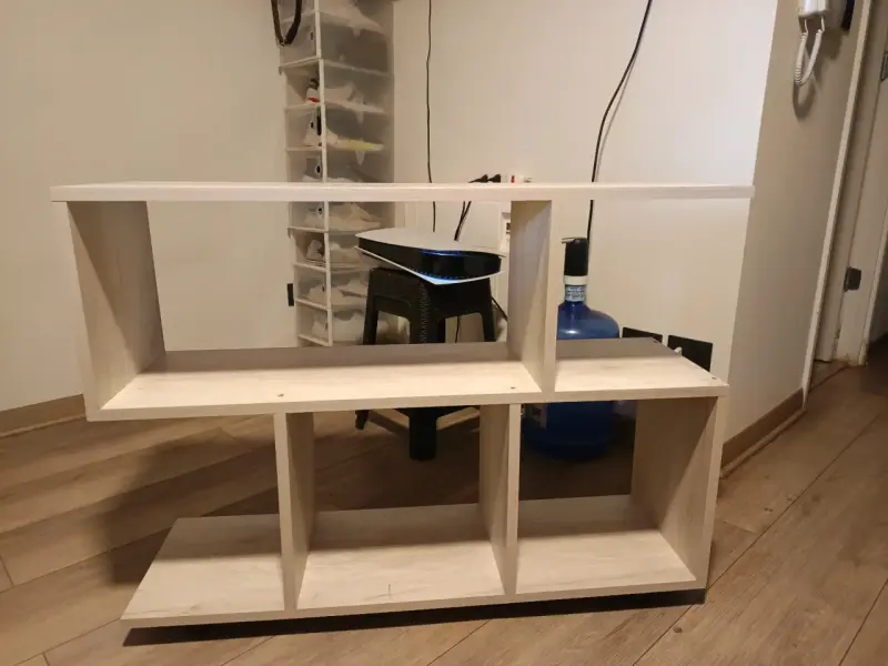 Estante de madera moderno para sala - 1