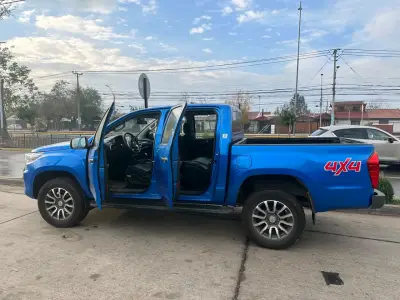 Camioneta 4x4 2.0 DIESEL AÑO 2025,15400 KILÓMETROS - miniatura 1