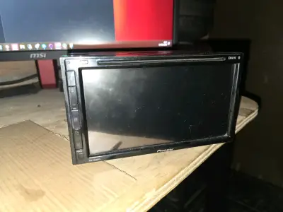 Radio de auto Pioneer AVH-Z5250TV - miniatura 1