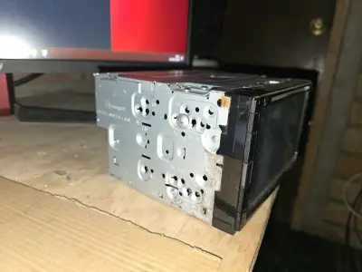 Radio de auto Pioneer AVH-Z5250TV - miniatura 2