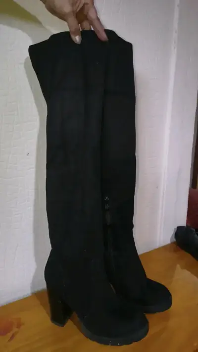 Botas negras de tacón alto para mujer - miniatura 3