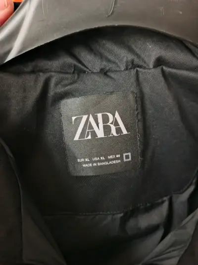 Chaqueta negra Zara talla XL - miniatura 1
