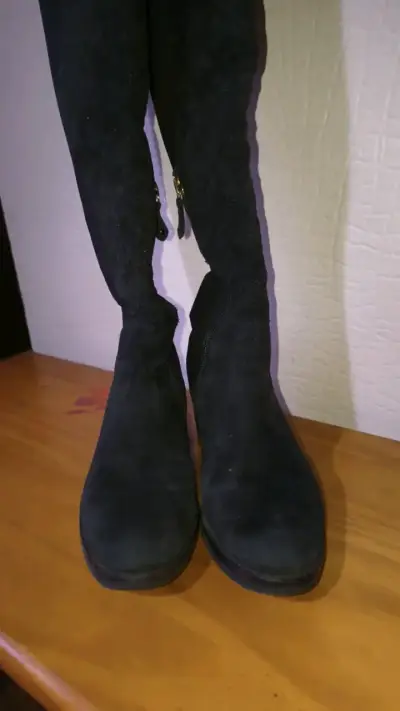 Botas negras altas de gamuza - miniatura 3